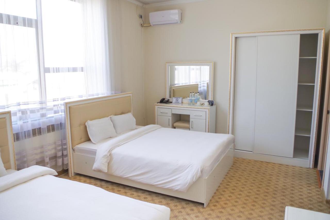 Hotel Sultan Jalal-Abad Esterno foto