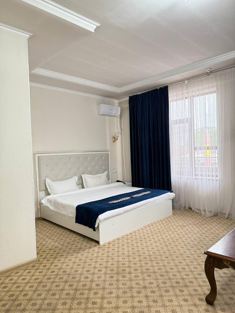 Hotel Sultan Jalal-Abad Esterno foto